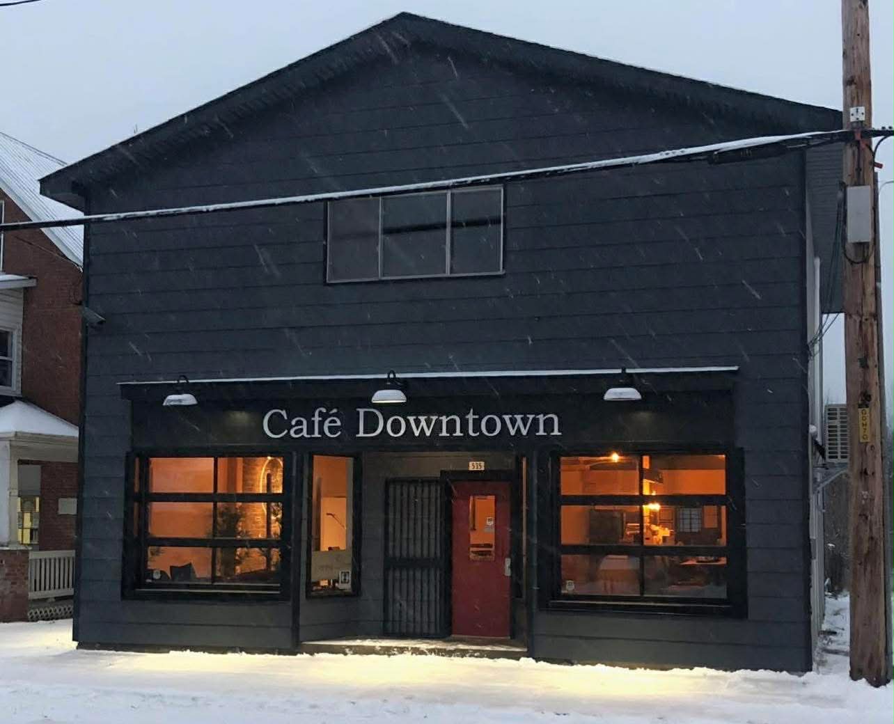 La communauté se mobilise pour sauver le Café Downtown à Fort-Coulonge - Community Rallies to Save Café Downtown in Fort-Coulonge